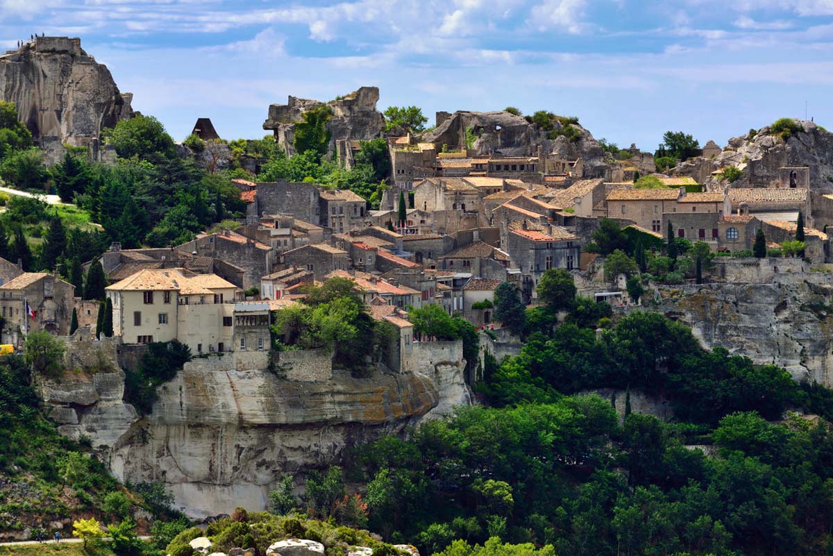 village baux de provence camargue